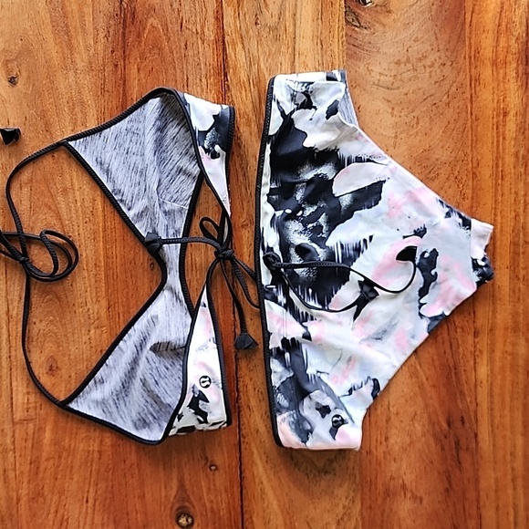 Lululemon 2 piece swim wear - Picture 2 of 11